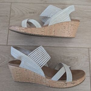 Skechers Luxe Foam Women's Beverlee Wedge Sandals ***Shoe Clear Out Sale***